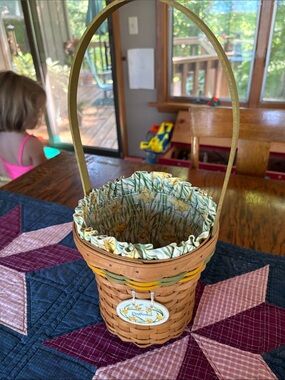 Longaberger Yellow and Green Daffodil Small Woven Basket with Handle